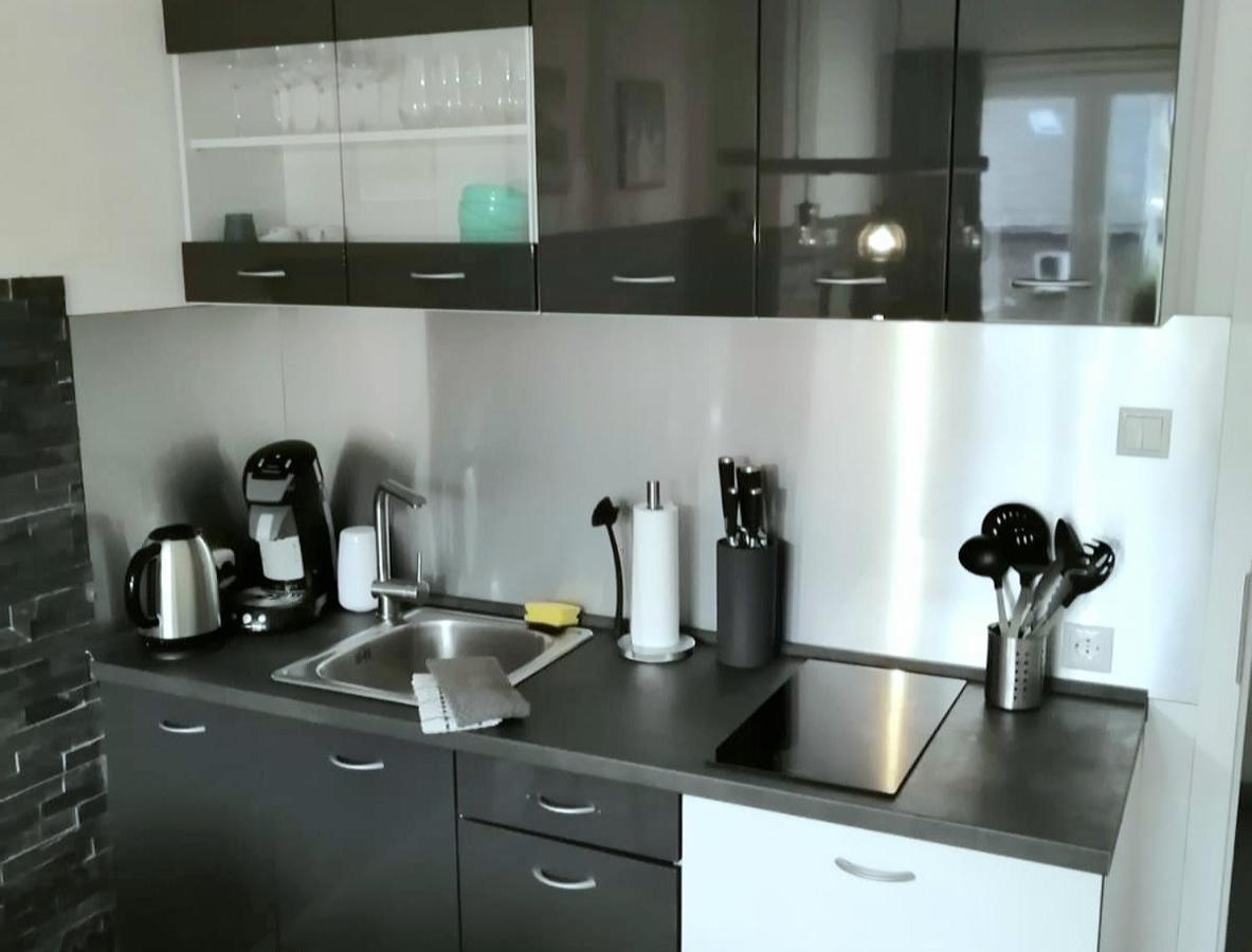 Moderne Wohlfühloase zentral in Seenähe - kostenfreie Minibar, Selbstfrühstück, Pillow menu, Smart Home, 55 Smart TVs, NETFLIX, DisneyPlus uvm Wetter  Exterior foto